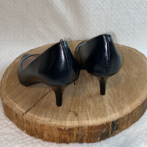Black Closed Toe Heels Size 6 1/2 - Picture 3 of 6